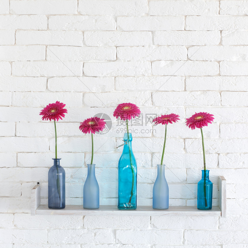 装饰架架玻璃正方形架子格柏贮存瓶子白色花朵罐子蓝色图片