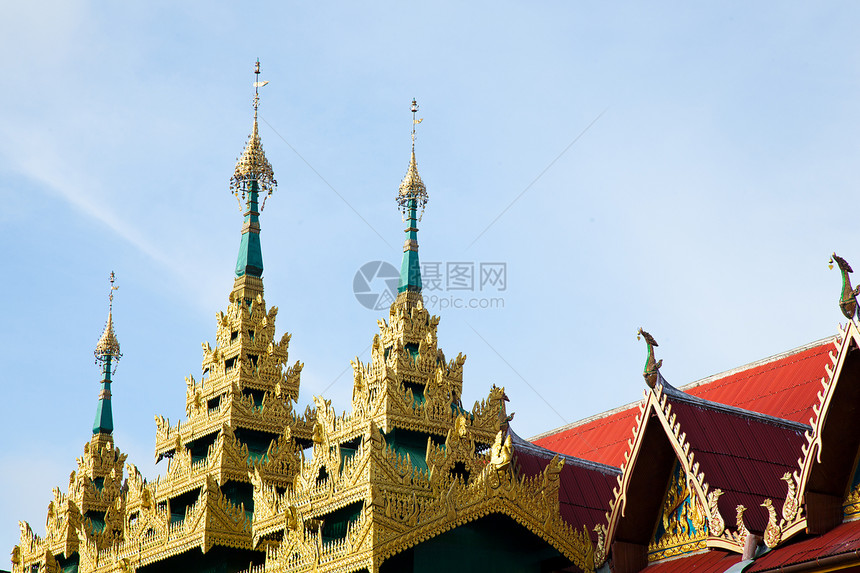 泰国是一个古老的艺术佛教徒天空宗教宝塔信仰寺庙历史性旅游雕塑雕像图片
