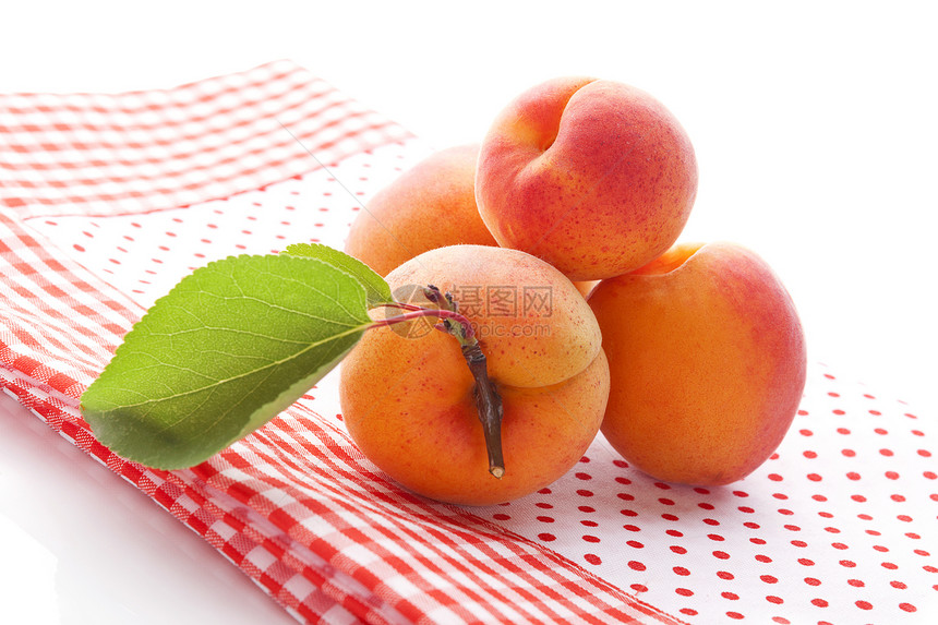 美味的杏子酱健康饮食水平活力叶子红色白色营养杏子食物橙子图片