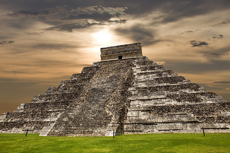 库库尔坎金字塔古老的墨西哥高清图片