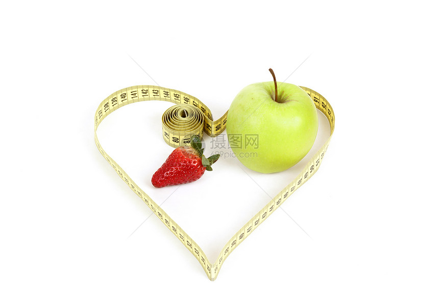 绿色苹果 有测量磁带和心脏符号 孤立尺寸活力重量饮食水果早餐减肥食物营养数字图片