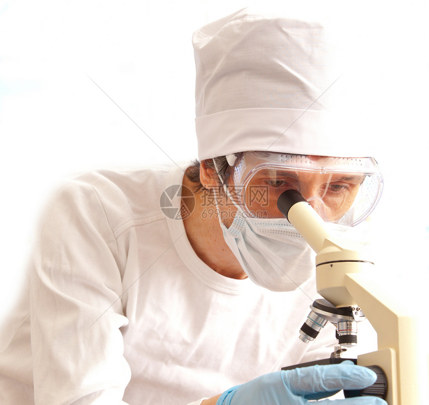 研究新医学的临床医生显微镜科学调查生物危害技术诊所工作烧瓶药品图片