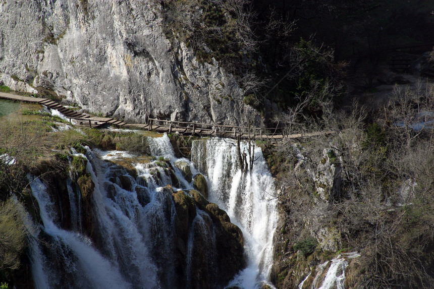 克罗地亚普利维茨湖国家公园蓝色国家吸引力山脉石灰石高原公园树叶假期天堂图片