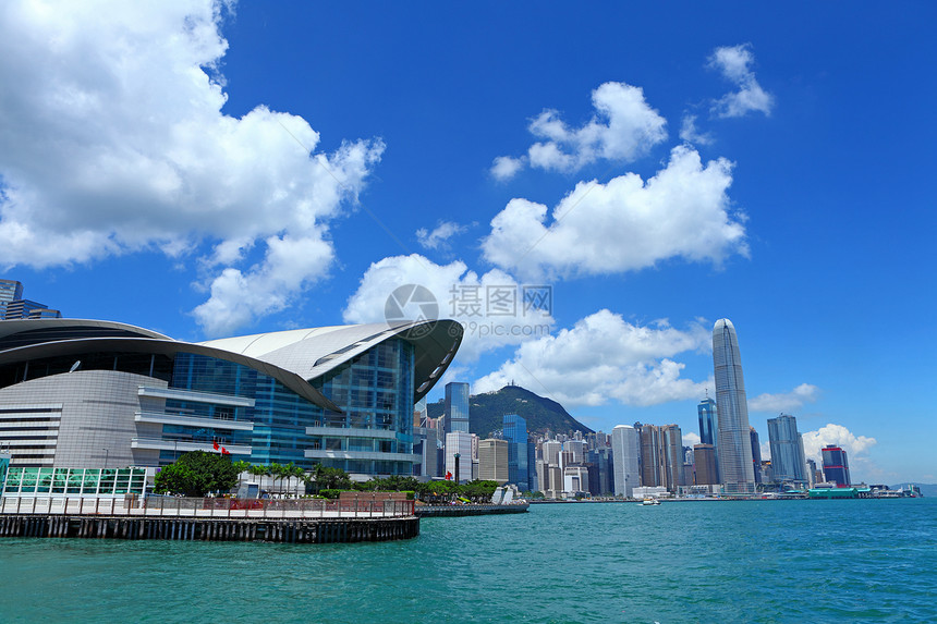 香港湾仔建筑学天际金融渡船海景港口地标办公室风景蓝色