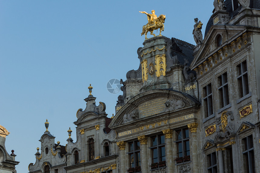 布鲁塞尔市场天空游客奢华景观大厅旅行金子旅游房子图片