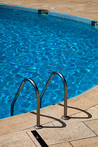 游泳池液体边界圆圈旅行水池蓝色气泡金属阳光时间背景图片
