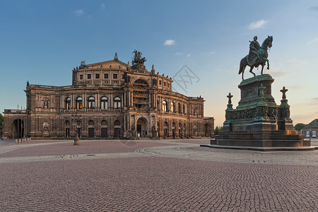 森马素材官网德累斯顿的永恒歌剧院地标雕像建筑街道雕塑正方形景点纪念馆城市男人背景