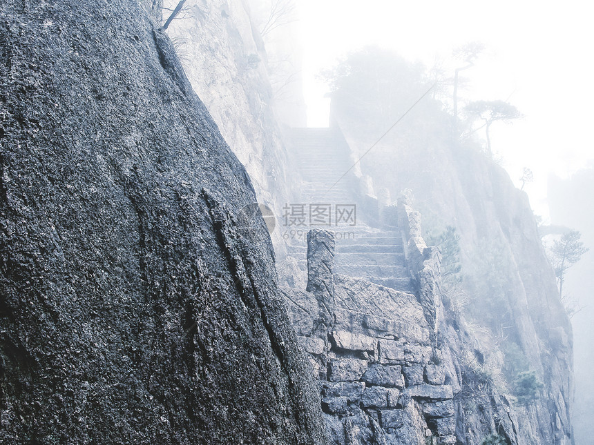 黄山山天气悬崖地标树木风景松树遗产旅游国家顶峰图片