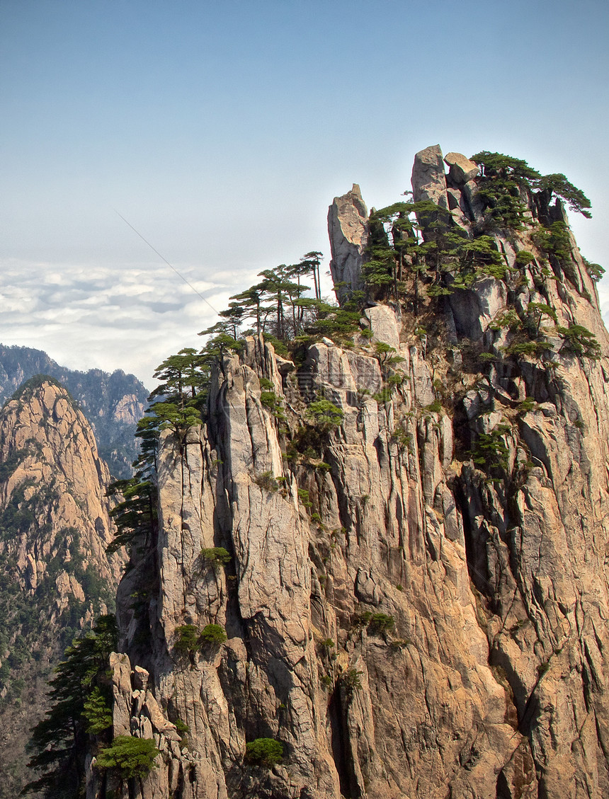 黄山山旅游旅行薄雾天气顶峰悬崖树木遗产风景世界图片