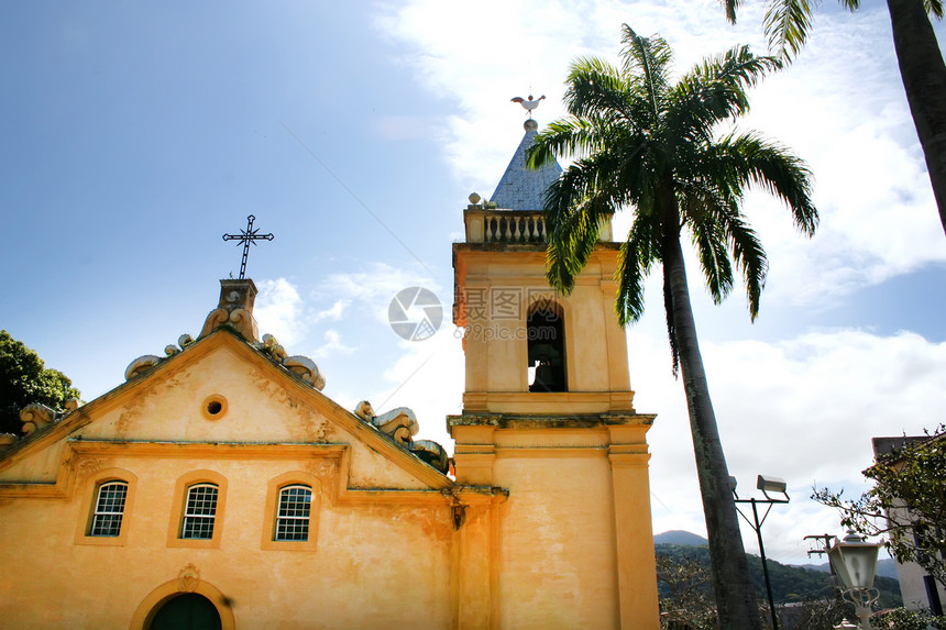 教会在圣塞布斯蒂亚城市棕榈拉丁房子宗教海岸热带图片