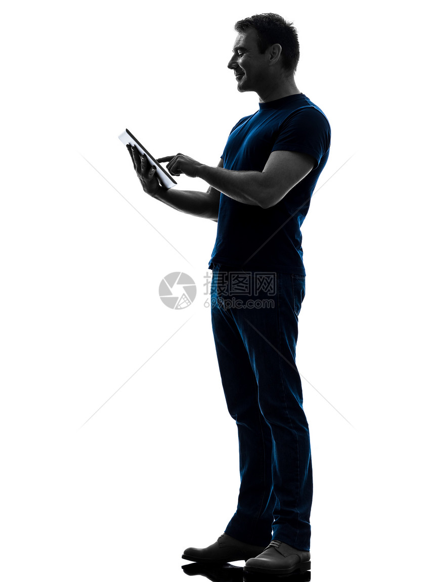 人触摸屏数码平板电脑白色计算阴影男人药片休闲装微笑成年人数位板男性图片