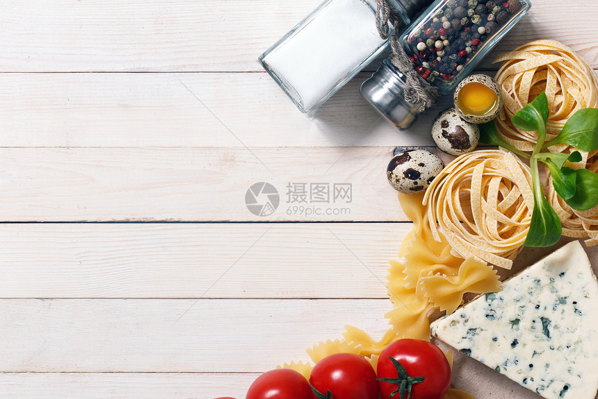 意大利意大利意面食谱成分的超视视图调味品草本植物烹饪胡椒厨房乡村高架饮食面条营养图片