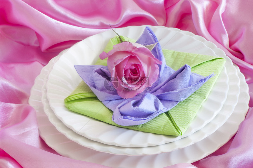 高级折纸纸巾午餐婚礼织物派对折叠花朵洗礼早餐白色餐饮图片