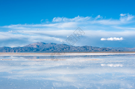 盐滩拉美雪峰高清图片