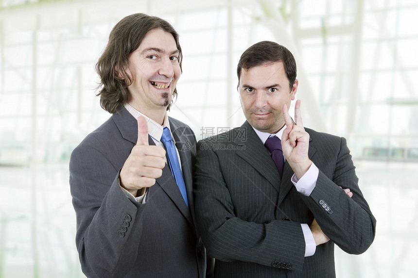 男商业男性青年同事工作室乐趣办公室沉思人士套装领带团队图片