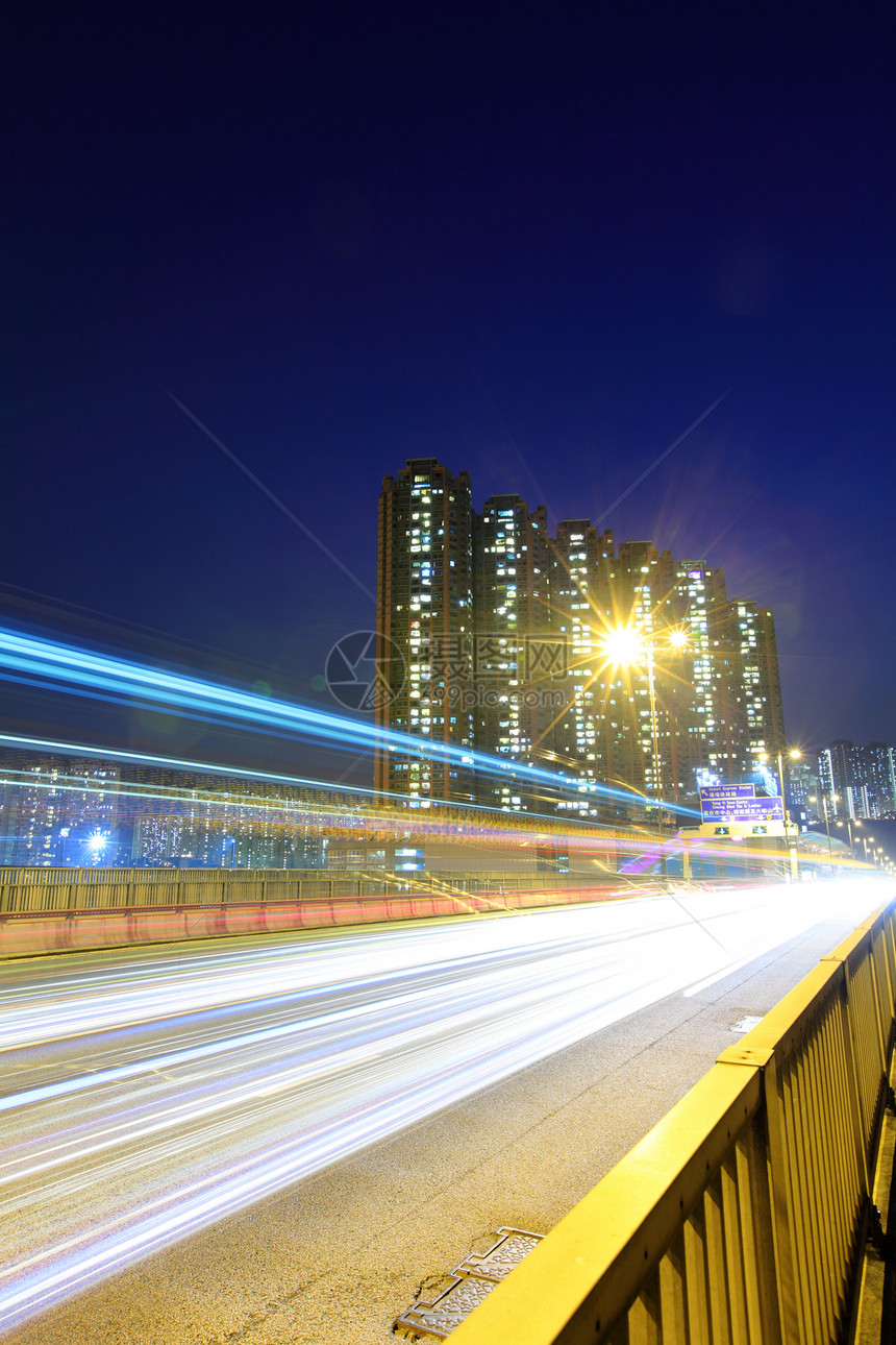 夜间在香港的交通运输市中心建筑学天际中心景观公寓商业城市蓝色图片