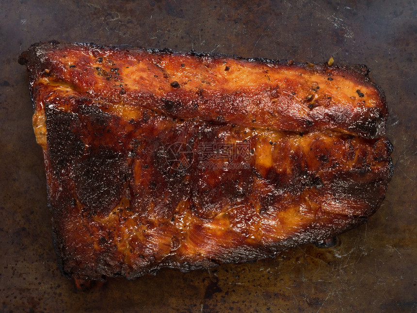 生锈烤猪排架烧烤食物水平猪肉肋骨架子平板红色骨头图片