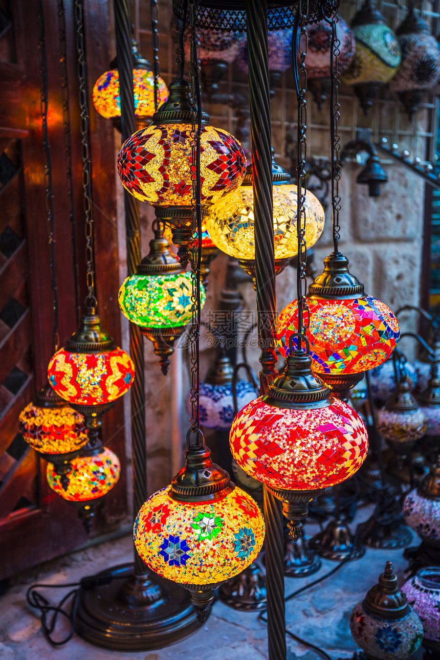 迪拜市的阿拉伯街道灯笼金属路灯玻璃文化建筑学街道灯泡艺术图片
