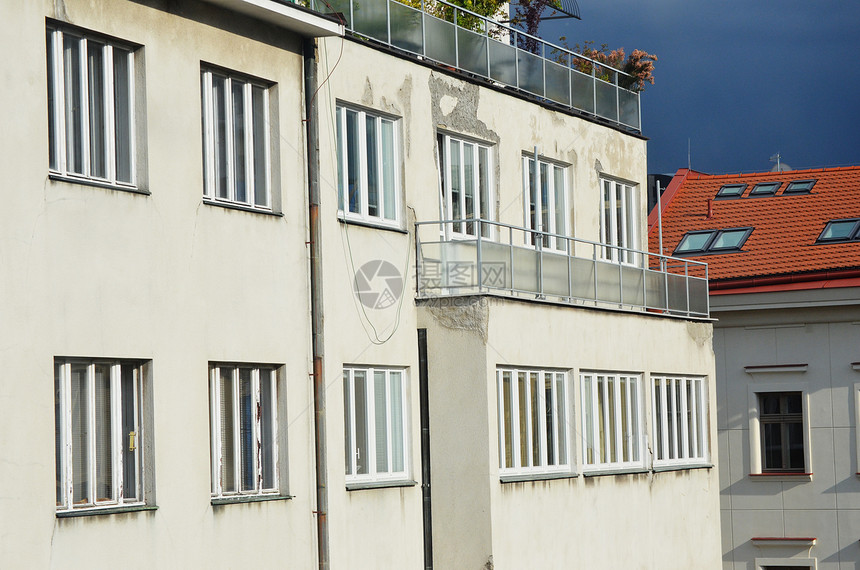 公寓楼玻璃建筑灰色阳台白色建筑学窗户房子图片