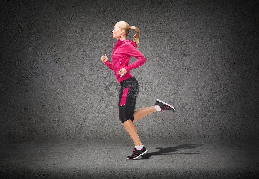 运动妇女跑步或跳跃福利航班慢跑幸福慢跑者损失力量行动训练身体图片