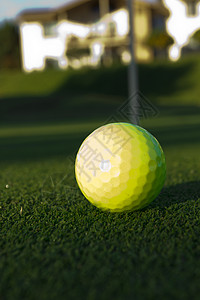 高尔夫球球娱乐绿色运动爱好青柠色公园游戏草地闲暇背景图片