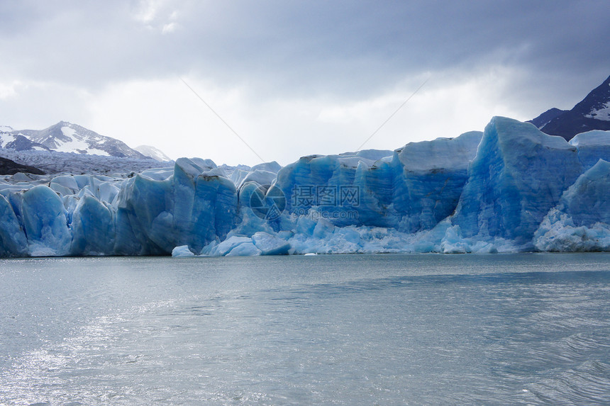 智利国家公园蓝色灰色山脉拉丁冰川天空图片