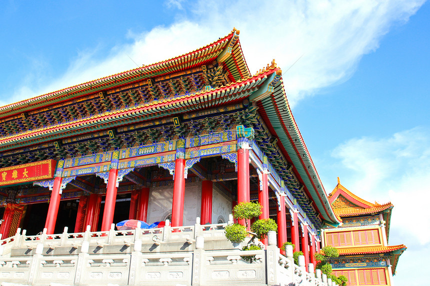 诺萨布冷新宜的中华传统风格寺庙天空旅游宗教游客文化建筑历史建筑学地标蓝色图片