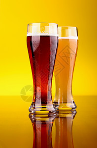 啤酒杯玻璃小麦液体啤酒扣篮工艺酿造饮料黄色高清图片