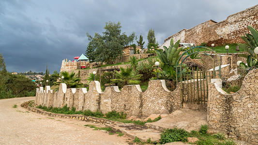 日盖纳日果有城墙的城市高清图片
