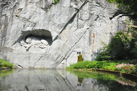 卢塞恩狮子纪念碑意大利语老的高清图片