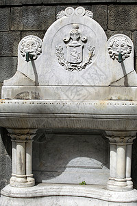 乌姆贝托广场的喷泉城堡爬坡防御大理石广场宽慰建筑学高清图片