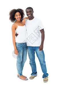 穿牛仔牛仔裤的情侣和穿着白色上衣 在镜头面前微笑着笑容的白顶脸亲密感高清图片素材