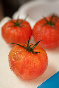 去皮番茄新鲜的干熟番茄白色烹饪产品蔬菜红色食物背景