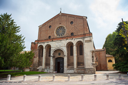 埃里米塔尼教堂 帕多瓦窗花城市旅行宗教教会建筑学大教堂旅游背景图片