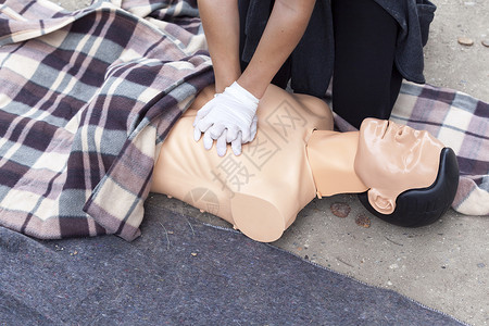 CPR培训医生病人人手设备职业疾病心脏讲师帮助死亡心脏病发作高清图片素材