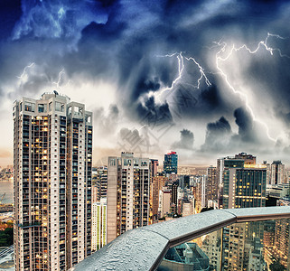 现代城市的摩天大楼 天气恶劣亚洲高清图片素材
