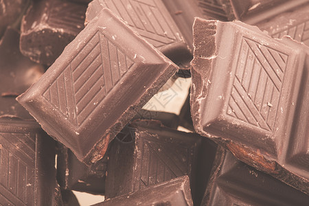 牛奶巧克力片巧克力糖果蛴螬甜点减肥口粮紧身裤食物纯牛奶烹饪背景图片