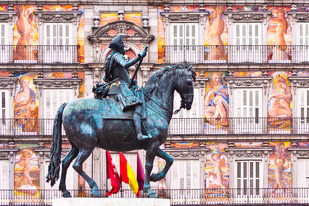 马家柚马德里广场市长菲利普三世国王的女神像观光绘画正方形游客旗帜首都阳台雕塑艺术城市背景