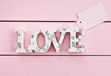 样品标签粉红木背景的爱乡村刻字粉色格子礼品图案木头花卉样品婚礼背景