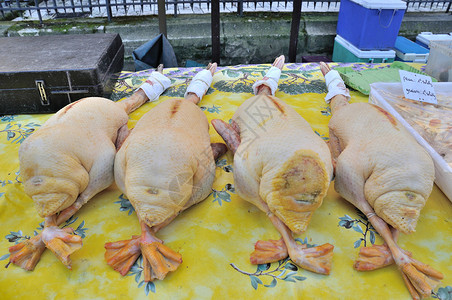 凯蒂佩里市场上的幸运鹅产品咸味食物养鸟业白肉配种家禽背景