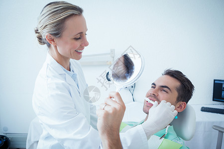 牙科保健员女性考试高清图片