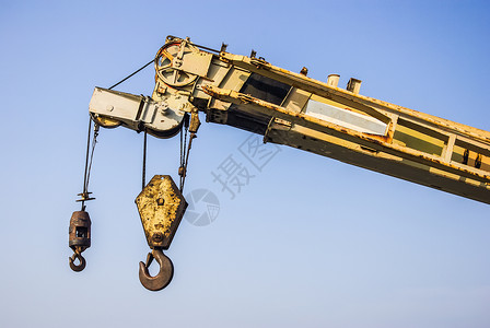 大起重机金属工具引擎工业工作乐器天空吊带背景图片