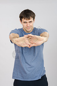运动员拉动手臂肌肉背景图片