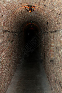 暗走廊地面场景石头城市建筑出口通道小路入口反射地下高清图片素材