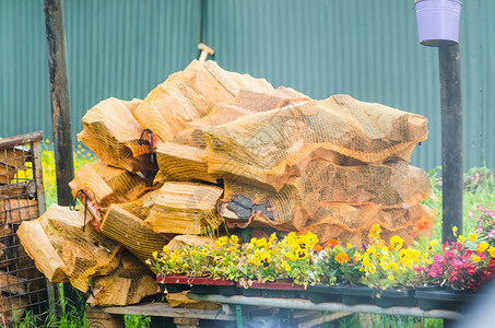 火炉柴堆叠的被砍碎的废柴棕色材料船体日志燃料森林烤箱环境炉木壁炉背景图片