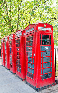 伦敦红色电话亭一行背景图片