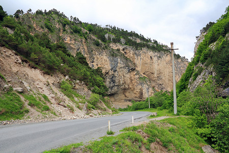 山区公路风景爬坡高度高清图片