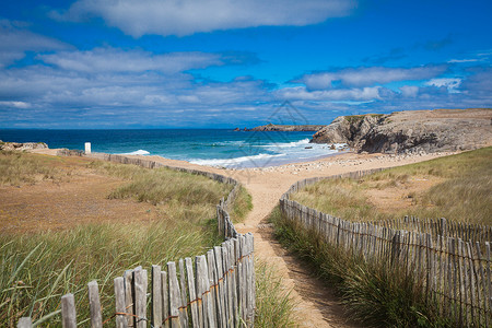 Quiberon半岛西侧的岩石海岸线海洋海滩悬崖海岸海浪支撑背景图片