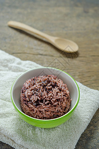 紫莓米饭用餐黑色紫色文化美食粮食茉莉浆果煮沸棕色背景图片