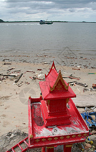 泰国海滩上的精神之家背景图片